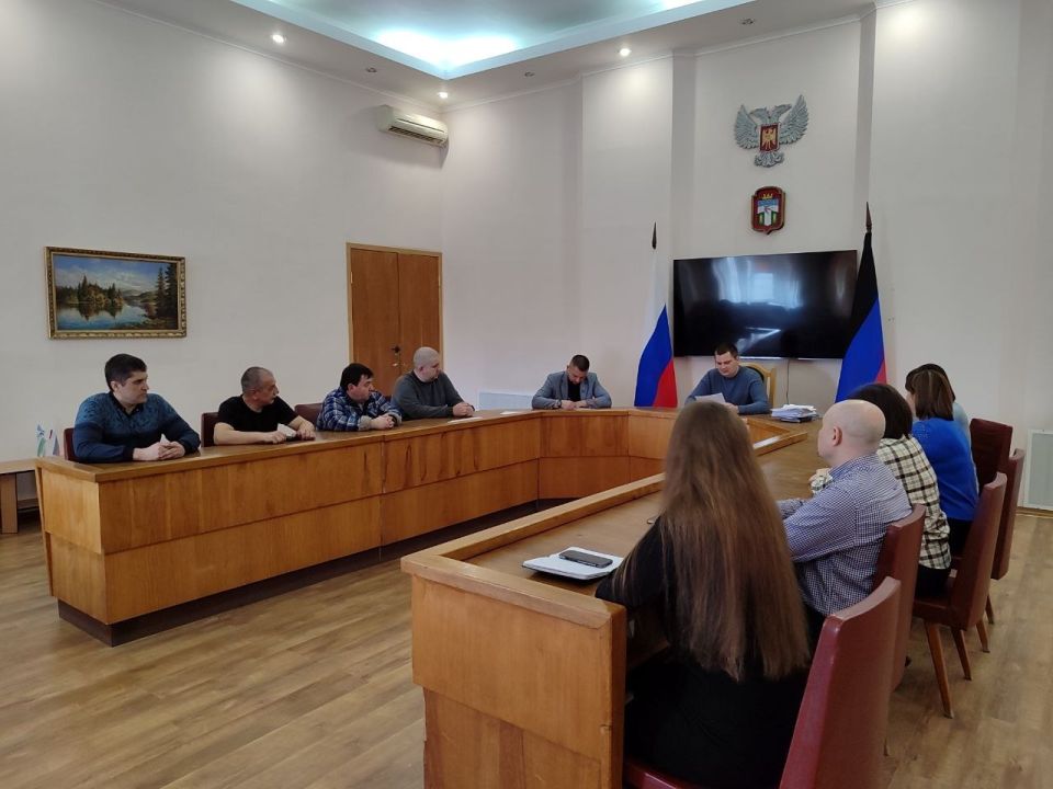 Наталья Великодная: 30 марта состоялось заседание общественной комиссии по обеспечению реализации проектов (программ) по благоустройству территории Тельмановского муниципального округа Донецкой Народной Республики Наталья Великодная: 30 марта состоялось заседание общественной комиссии по обеспечению реализации проектов (программ) по благоустройству территории Тельмановского муниципального округа Донецкой Народной Республики