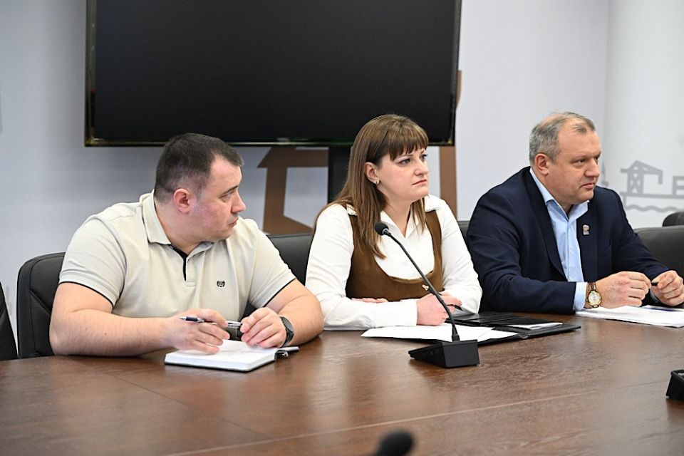Денис Пушилин: Работа МФЦ, запуск предприятий, восстановление гражданской инфраструктуры — этим и другим темам посвятили оперативное совещание Денис Пушилин: Работа МФЦ, запуск предприятий, восстановление гражданской инфраструктуры — этим и другим темам посвятили оперативное совещание