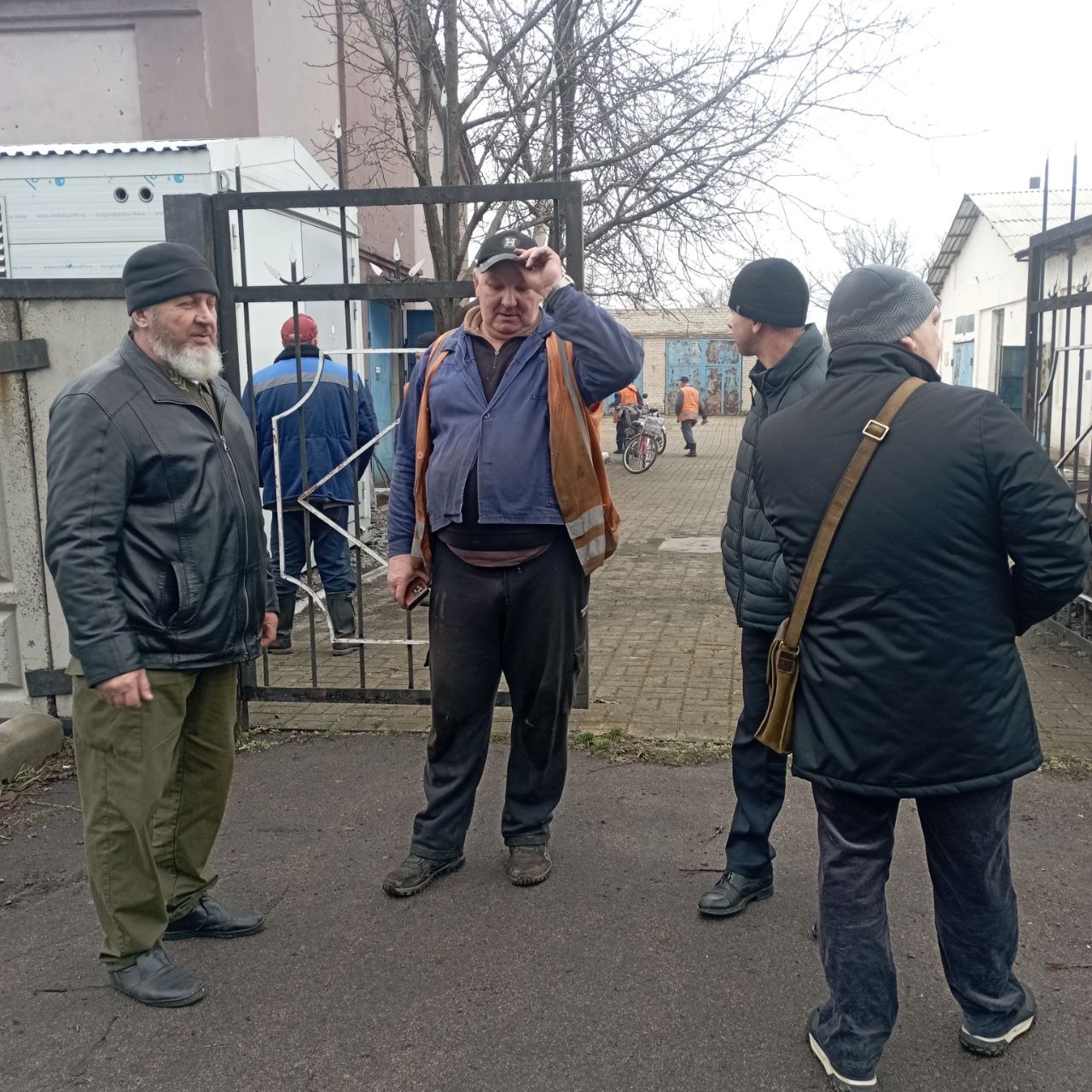 Депутат Дебальцевского городского совета от партии «Единая Россия» Андрей Майоров встретился с жителями города