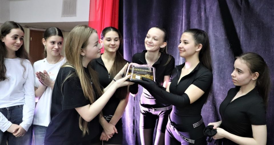 Час искусства «Волшебный мир кулис» Час искусства «Волшебный мир кулис»
