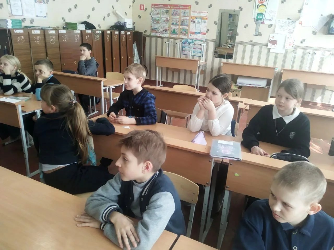 30 апреля в рамках празднования Дня защиты Земли в библиотеке-филиале №1 прошла экологическая игра-путешествие «Есть прекрасная планета, и зовут ее Земля» 30 апреля в рамках празднования Дня защиты Земли в библиотеке-филиале №1 прошла экологическая игра-путешествие «Есть прекрасная планета, и зовут ее Земля»