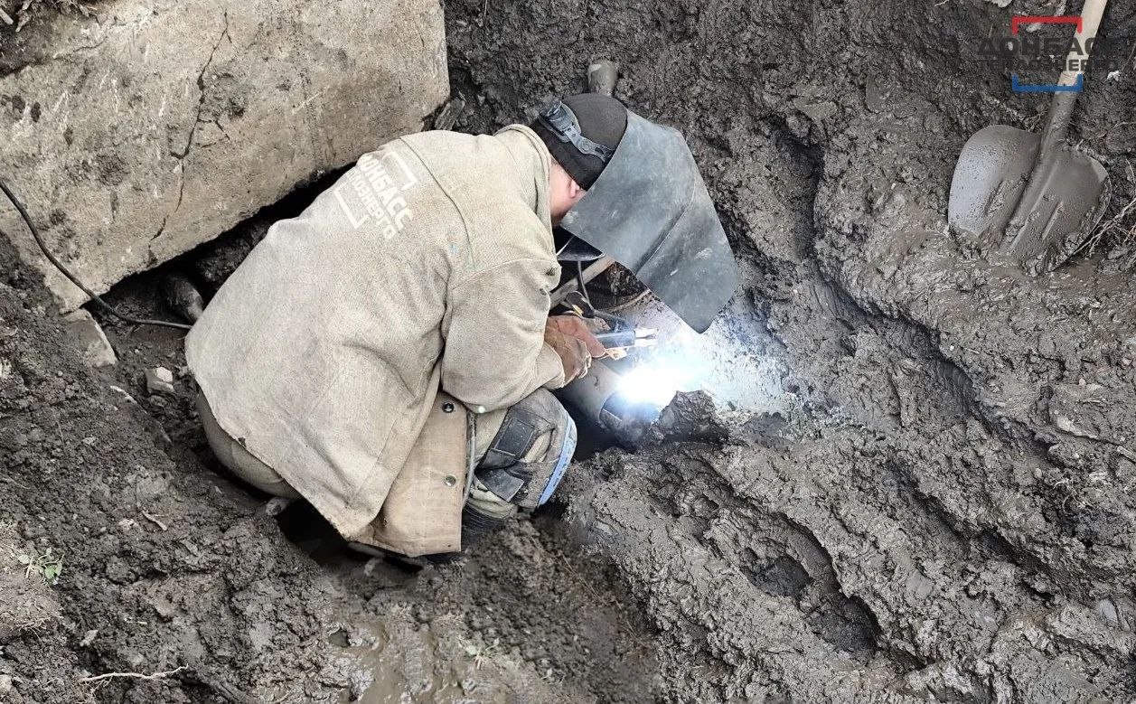 ТЕПЛО ПОД НАДЕЖНОЙ ЗАЩИТОЙ: УСТРАНЕНИЕ АВАРИИ НА УЧАСТКЕ ОТ КОТЕЛЬНОЙ №2