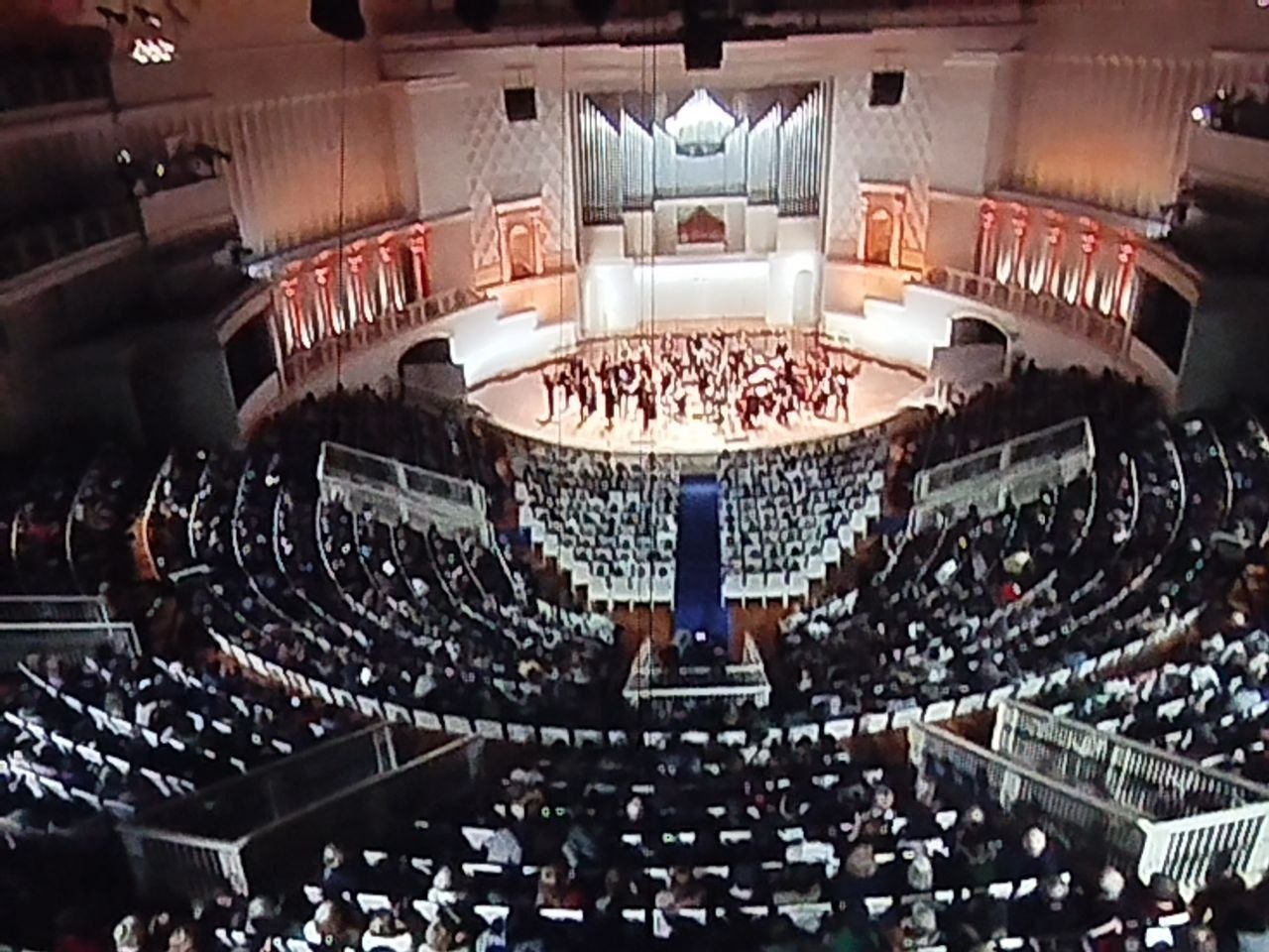 Активистки партийных проектов «Женское движение Единой России» Буденновского района г. Донецка и «Старшее поколение» с большим удовольствием посещает Виртуальные концерты в Донецкой филармонии Активистки партийных проектов «Женское движение Единой России» Буденновского района г. Донецка и «Старшее поколение» с большим удовольствием посещает Виртуальные концерты в Донецкой филармонии