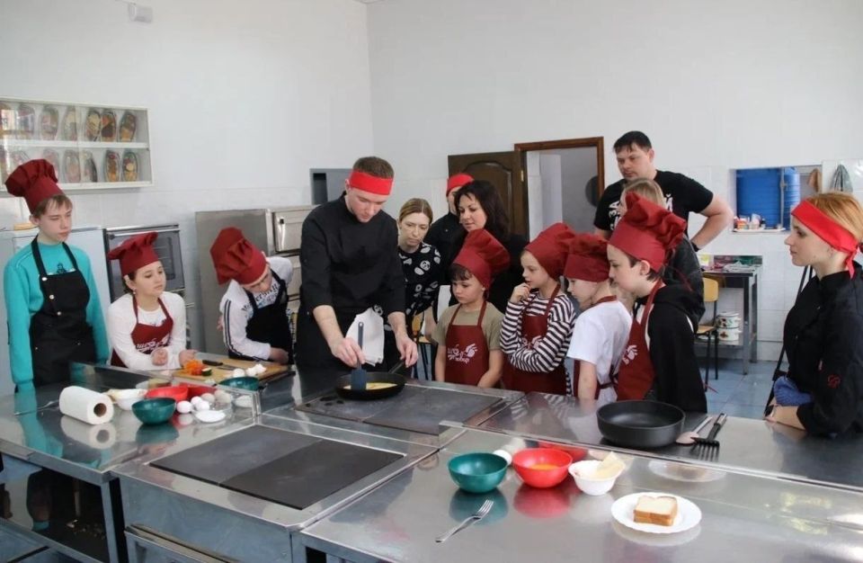 28.03.2026 г. на базе кафедры технологии и организации производства продуктов питания имени А.Ф. Коршуновой прошло первое занятие научной детской площадки «Академия вкусной науки»! 28.03.2026 г. на базе кафедры технологии и организации производства продуктов питания имени А.Ф. Коршуновой прошло первое занятие научной детской площадки «Академия вкусной науки»!