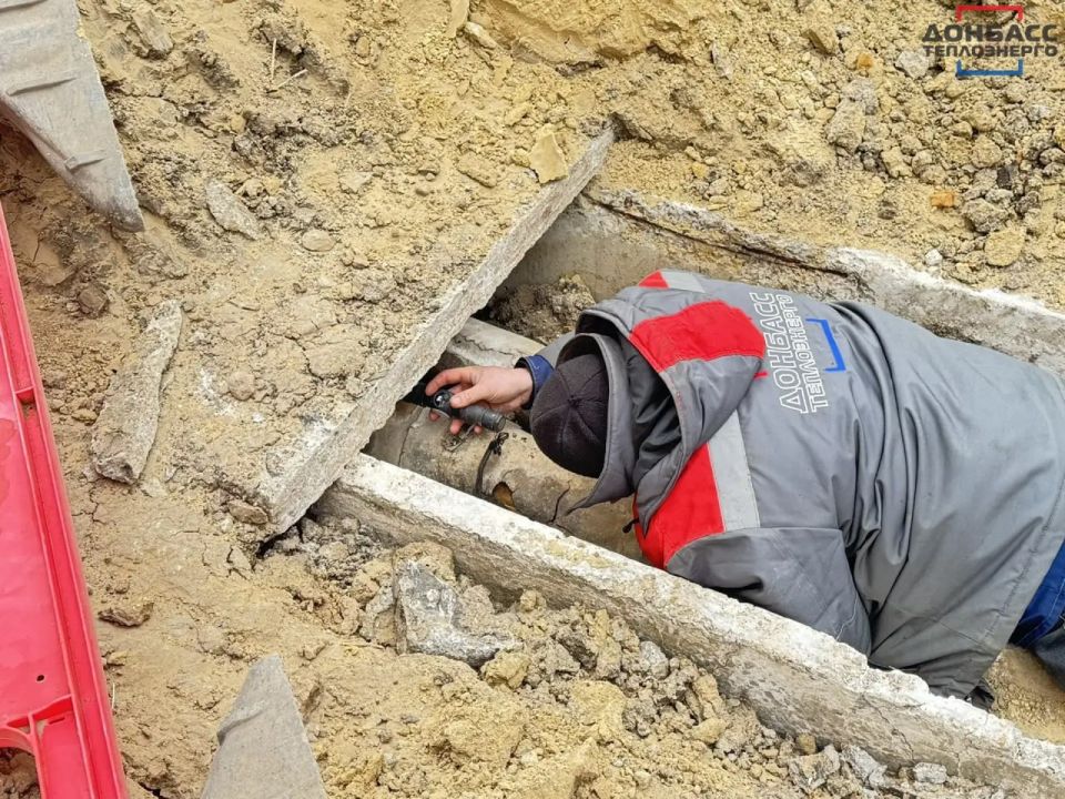ЗАМЕНИЛИ 100 МЕТРОВ ТРУБЫ: ЛИКВИДАЦИЯ ПОРЫВА НА ТЕПЛОТРАССЕ В МАРИУПОЛЕ ЗАМЕНИЛИ 100 МЕТРОВ ТРУБЫ: ЛИКВИДАЦИЯ ПОРЫВА НА ТЕПЛОТРАССЕ В МАРИУПОЛЕ