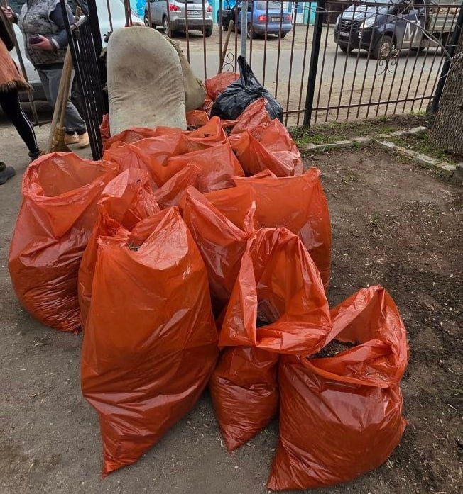 НАКАНУНЕ ПРАВОСЛАВНОГО ПРАЗДНИКА ПАСХИ В СЕЛЕ ЮРЬЕВКА СОСТОЯЛСЯ СУББОТНИК ПО УБОРКЕ ПРИЛЕГАЮЩЕЙ ТЕРРИТОРИИ ХРАМА СВЯТОГО ГЕОРГИЯ НАКАНУНЕ ПРАВОСЛАВНОГО ПРАЗДНИКА ПАСХИ В СЕЛЕ ЮРЬЕВКА СОСТОЯЛСЯ СУББОТНИК ПО УБОРКЕ ПРИЛЕГАЮЩЕЙ ТЕРРИТОРИИ ХРАМА СВЯТОГО ГЕОРГИЯ