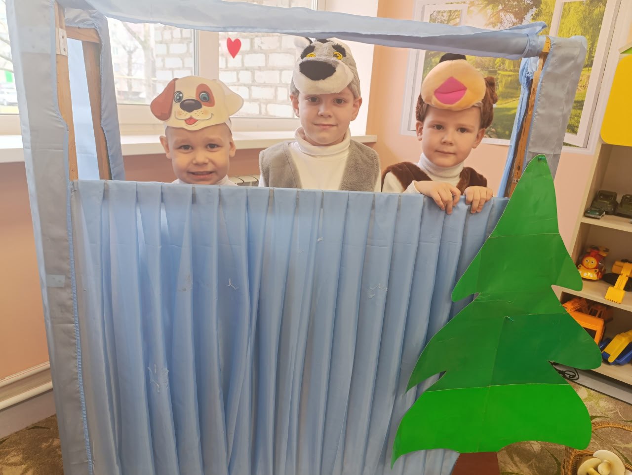 В Снежном отметили Всемирный день театра В Снежном отметили Всемирный день театра