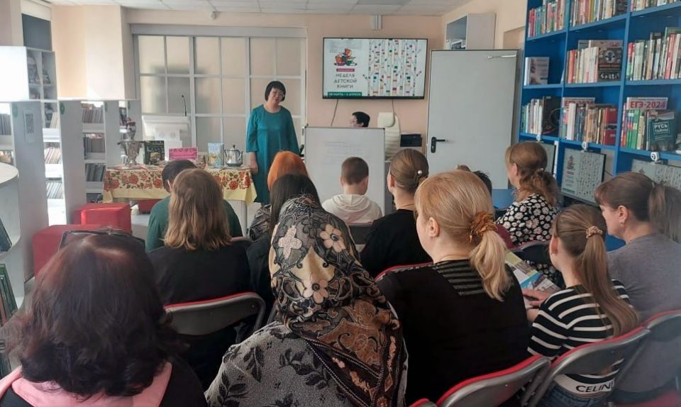 В библиотеках Снежного провели культурно-просветительские мероприятия В библиотеках Снежного провели культурно-просветительские мероприятия