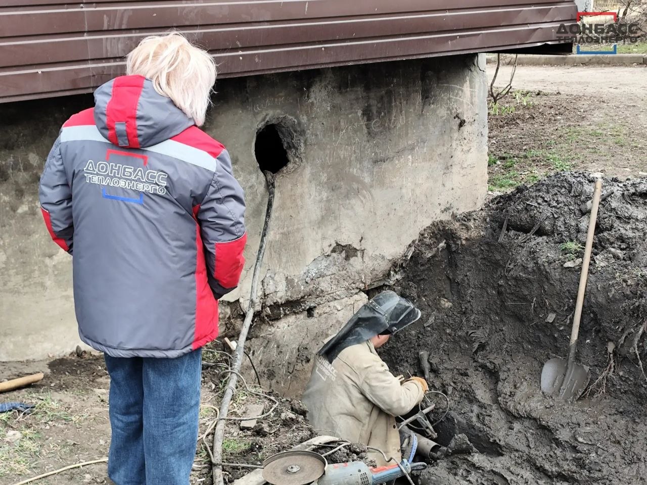 ТЕПЛО ПОД НАДЕЖНОЙ ЗАЩИТОЙ: УСТРАНЕНИЕ АВАРИИ НА УЧАСТКЕ ОТ КОТЕЛЬНОЙ №2 ТЕПЛО ПОД НАДЕЖНОЙ ЗАЩИТОЙ: УСТРАНЕНИЕ АВАРИИ НА УЧАСТКЕ ОТ КОТЕЛЬНОЙ №2