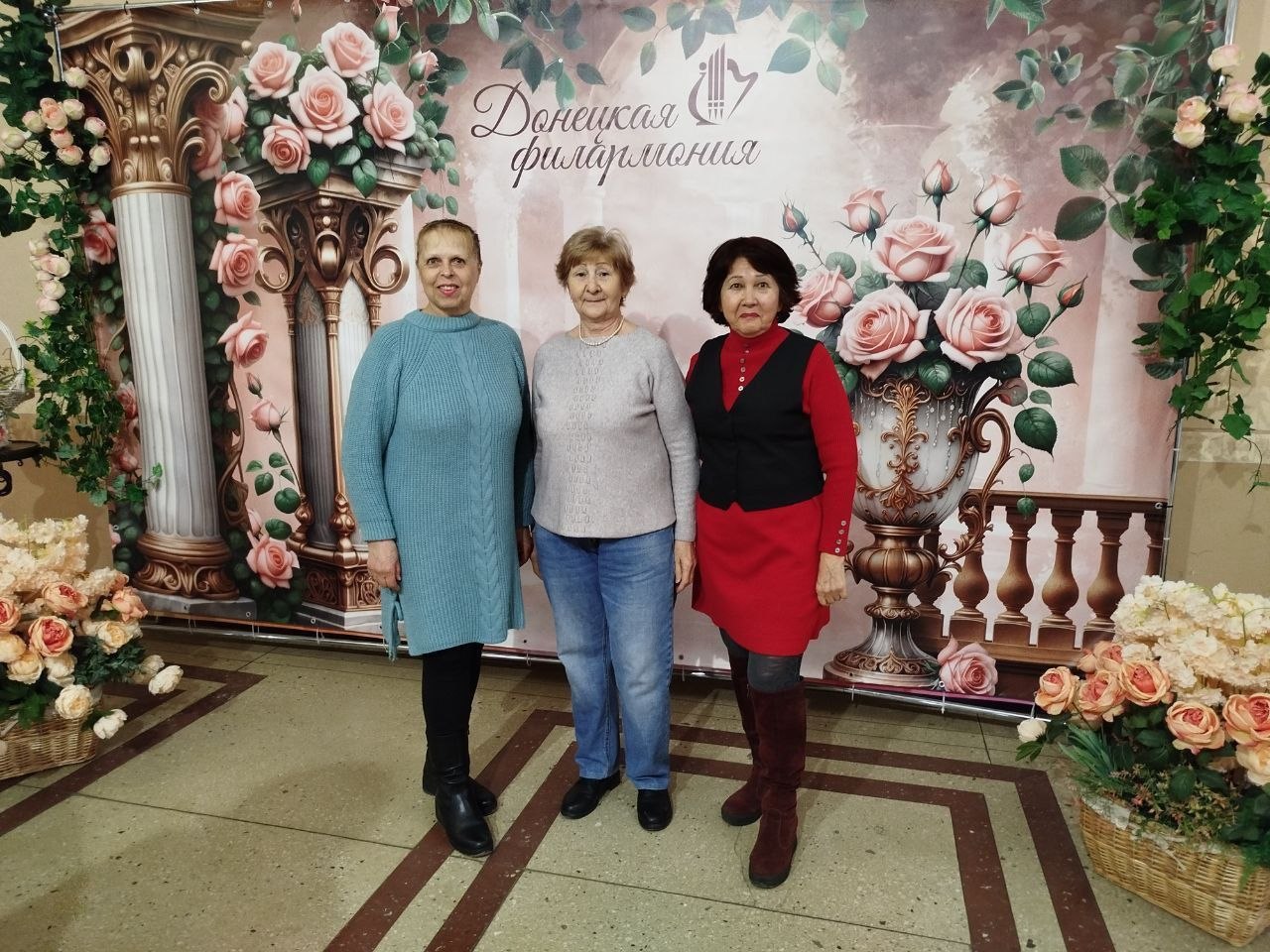 Активистки партийных проектов «Женское движение Единой России» Буденновского района г. Донецка и «Старшее поколение» с большим удовольствием посещает Виртуальные концерты в Донецкой филармонии