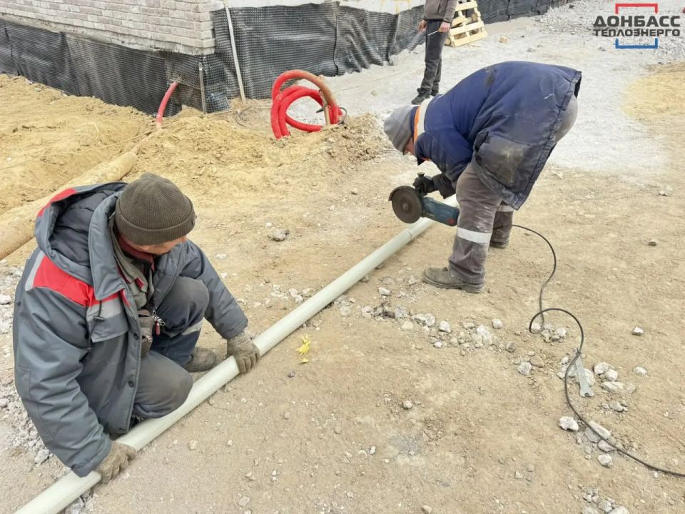 ЗАМЕНИЛИ 100 МЕТРОВ ТРУБЫ: ЛИКВИДАЦИЯ ПОРЫВА НА ТЕПЛОТРАССЕ В МАРИУПОЛЕ ЗАМЕНИЛИ 100 МЕТРОВ ТРУБЫ: ЛИКВИДАЦИЯ ПОРЫВА НА ТЕПЛОТРАССЕ В МАРИУПОЛЕ