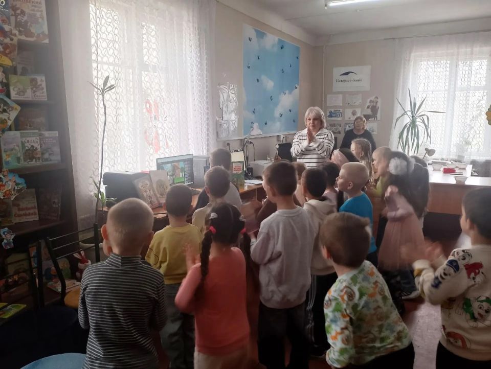 Сегодня в библиотеке-филиале № 6 прошло торжественное открытие Недели детской книги – «В книжном царстве, библиотечном государстве» Сегодня в библиотеке-филиале № 6 прошло торжественное открытие Недели детской книги – «В книжном царстве, библиотечном государстве»