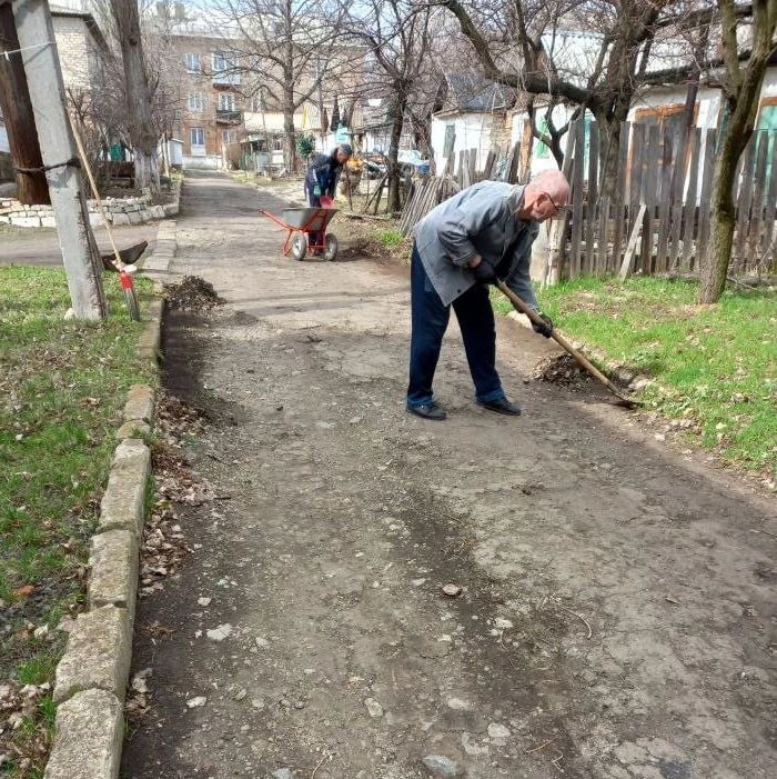 В Кировском облагораживают дворы В Кировском облагораживают дворы