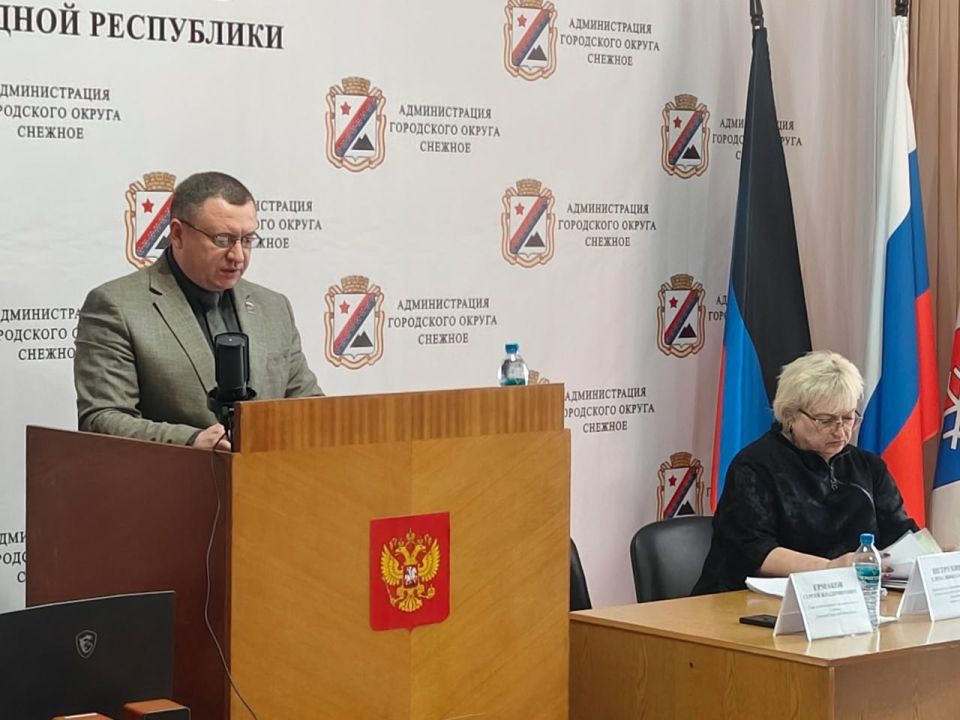 Глава Снежного подвел итоги 2025 года и обозначил планы на будущее Глава Снежного подвел итоги 2025 года и обозначил планы на будущее
