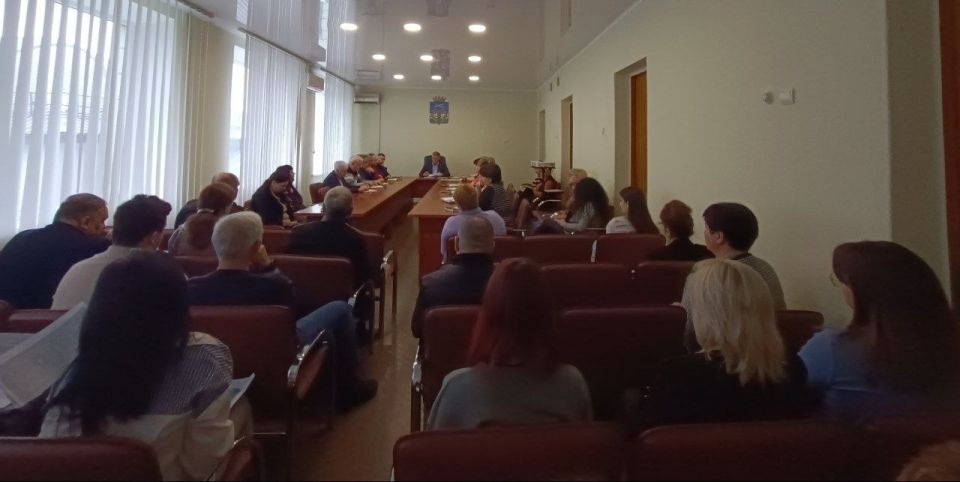 Сергей Юзвинкевич: Сегодня провёл расширенное аппаратное совещание с начальниками отделов и структурных подразделений Администрации Володарского МО, руководителями предприятий, территориальных подразделений министерств и... Сергей Юзвинкевич: Сегодня провёл расширенное аппаратное совещание с начальниками отделов и структурных подразделений Администрации Володарского МО, руководителями предприятий, территориальных подразделений министерств и...