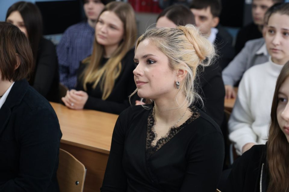Искусство самопрезентации. В Пролетарском районе состоялась творческая встреча учащихся Государственного бюджетного общеобразовательного учреждения «Лицей № 124 городского округа Донецк» с лауреатом международных конкурсов... Искусство самопрезентации. В Пролетарском районе состоялась творческая встреча учащихся Государственного бюджетного общеобразовательного учреждения «Лицей № 124 городского округа Донецк» с лауреатом международных конкурсов...