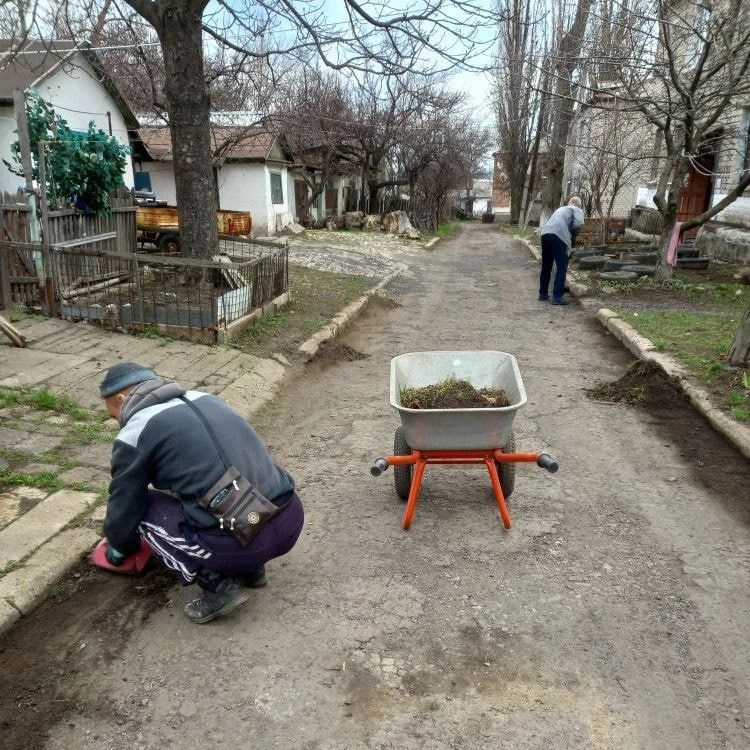 В Кировском облагораживают дворы В Кировском облагораживают дворы