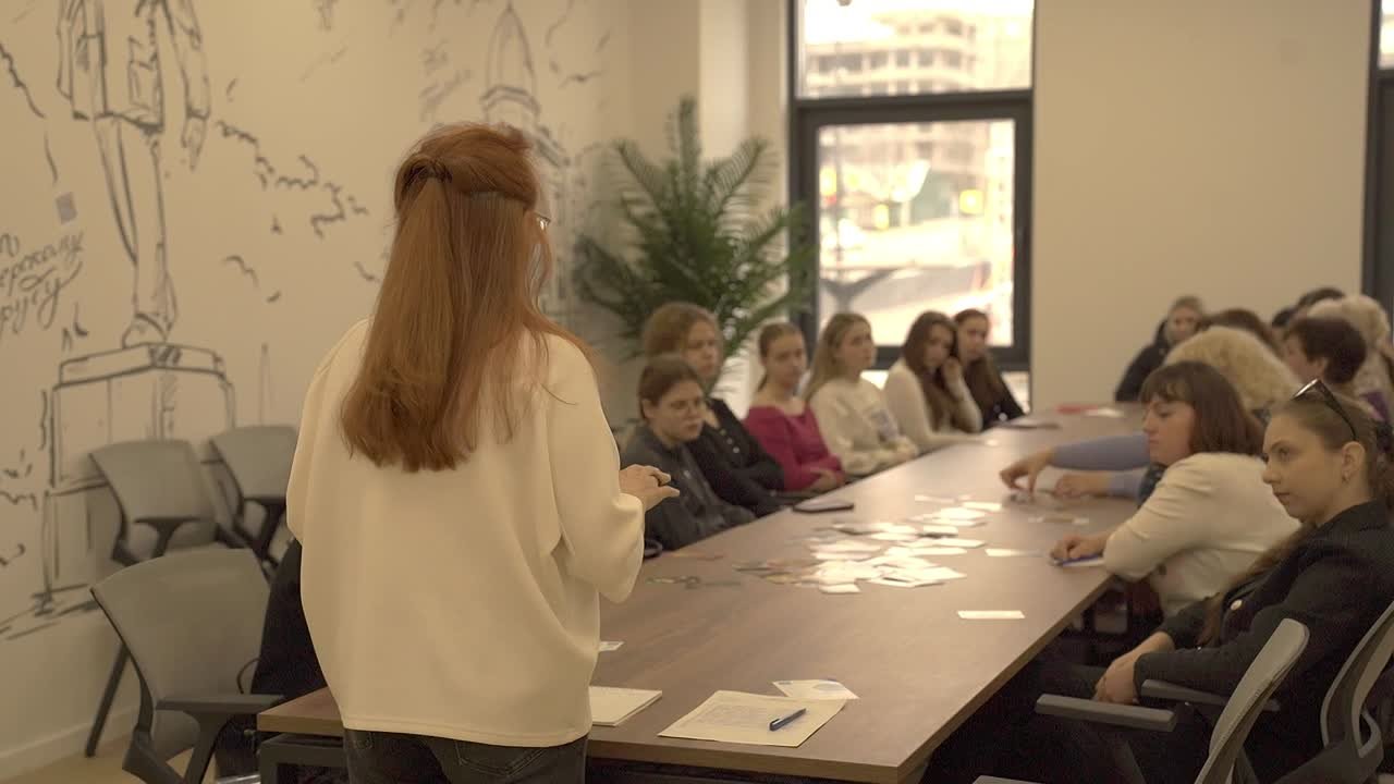 Пряником, а не кнутом. Сегодня Комитет по информационной политике и противодействию экстремизму и терроризму организовал педагогический форум, приуроченный ко Дню памяти Антона Макаренко