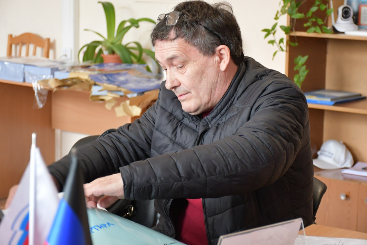 Сергей Желновач: Сегодня, 31 марта 2026 года, врип главы муниципального образования городского округа Дебальцево Максим Вельма провел личный прием граждан в общественной приемной Всероссийской политической партии «Единая... Сергей Желновач: Сегодня, 31 марта 2026 года, врип главы муниципального образования городского округа Дебальцево Максим Вельма провел личный прием граждан в общественной приемной Всероссийской политической партии «Единая...