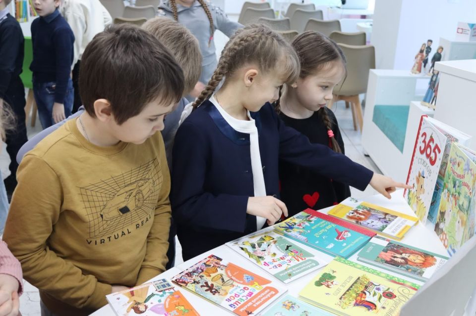 Поэтическое крылечко «Стихи – друзья хорошие» Поэтическое крылечко «Стихи – друзья хорошие»