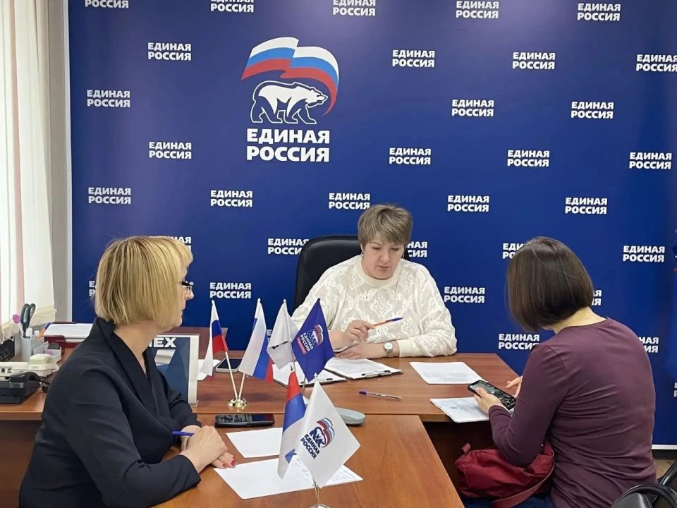 Анна Кузнецова: Помогли более 3000 человек с решением юридических вопросов в приёмных «Единой России» Анна Кузнецова: Помогли более 3000 человек с решением юридических вопросов в приёмных «Единой России»