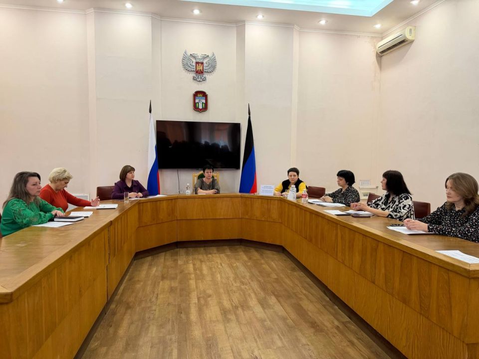 Наталья Великодная: В Администрации Тельмановского муниципального округа состоялось важное рабочее совещание, в котором приняли участие представители малого и среднего бизнеса, учреждений культуры, образования... Наталья Великодная: В Администрации Тельмановского муниципального округа состоялось важное рабочее совещание, в котором приняли участие представители малого и среднего бизнеса, учреждений культуры, образования...