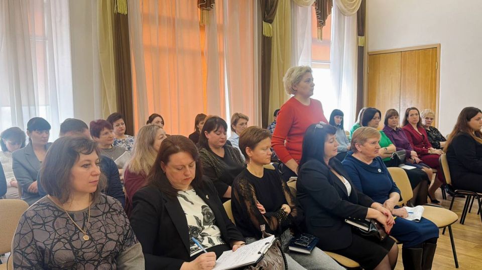 Наталья Великодная: Сегодня провела расширенное аппаратное совещание с руководителями отделов, структурных подразделений Администрации Тельмановского муниципального округа, а также с представителями территориальных... Наталья Великодная: Сегодня провела расширенное аппаратное совещание с руководителями отделов, структурных подразделений Администрации Тельмановского муниципального округа, а также с представителями территориальных...