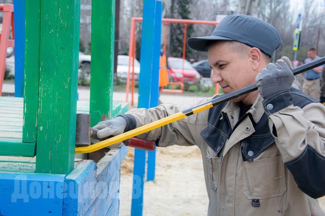 Фоторепортаж: на бульваре Пушкина вскоре появится еще одна новая детская площадка