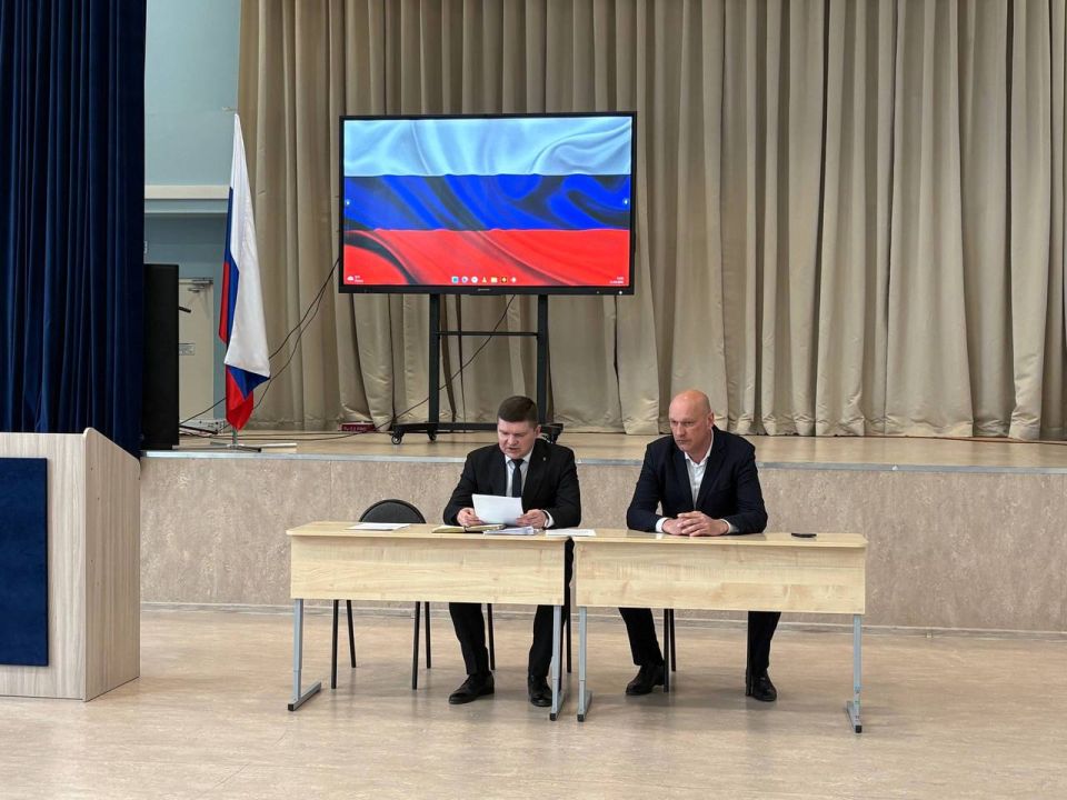 Шестое заседание Мариупольского городского совета Шестое заседание Мариупольского городского совета