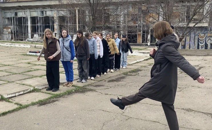Сегодня, 31 марта, в Зугрэсе прошло первое знакомство и занятие девичьей патриотической организации «Пустельга» под руководством Богдановой Светланы Витальевны Сегодня, 31 марта, в Зугрэсе прошло первое знакомство и занятие девичьей патриотической организации «Пустельга» под руководством Богдановой Светланы Витальевны