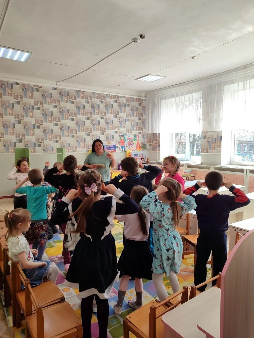 В рамках Недели детской книги сотрудники Зуевской библиотеки-филиала №5 провели для воспитанников ГКДОУ «Детский сад №13 г.о. Харцызск» литературную игру «О пользе вредных советов» (по произведениям Э. Успенского и Г. Остера) В рамках Недели детской книги сотрудники Зуевской библиотеки-филиала №5 провели для воспитанников ГКДОУ «Детский сад №13 г.о. Харцызск» литературную игру «О пользе вредных советов» (по произведениям Э. Успенского и Г. Остера)