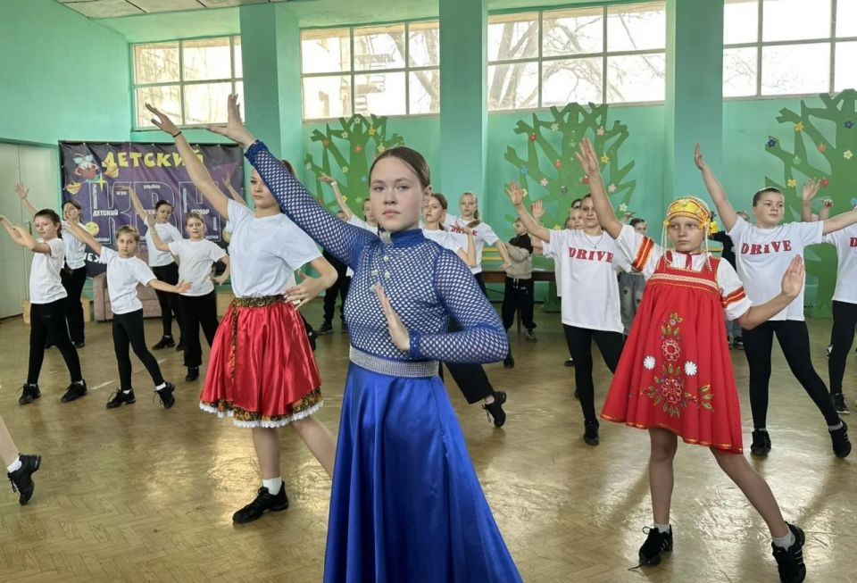 Дом творчества Снежного порадовал своих воспитанников насыщенной программой мероприятий Дом творчества Снежного порадовал своих воспитанников насыщенной программой мероприятий