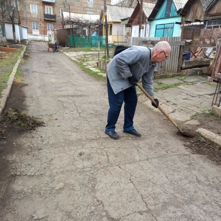 В Кировском облагораживают дворы В Кировском облагораживают дворы