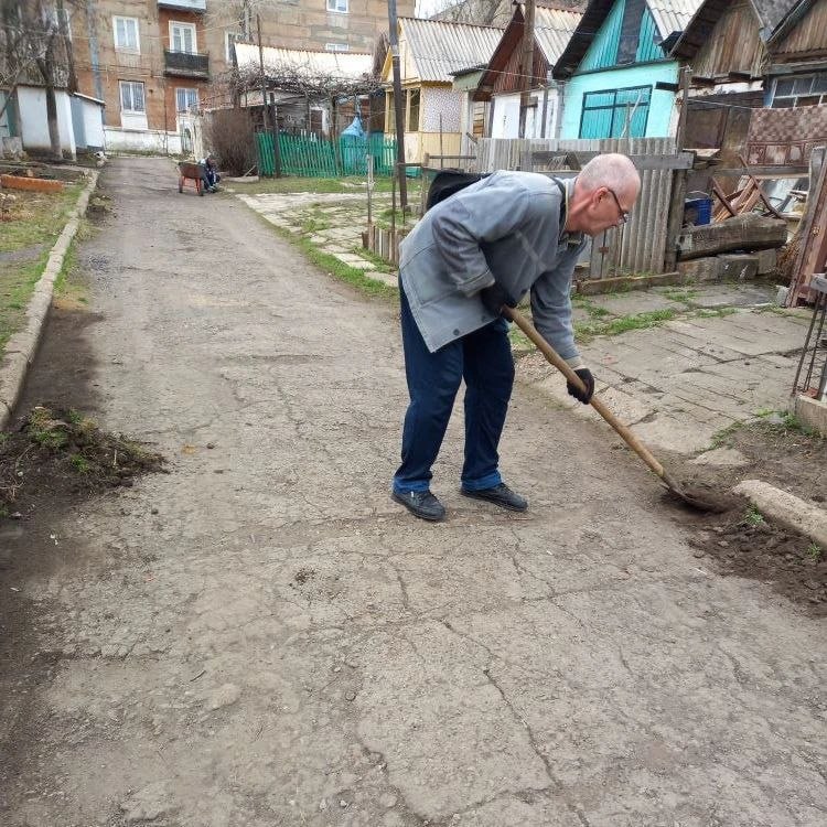 В Кировском облагораживают дворы В Кировском облагораживают дворы