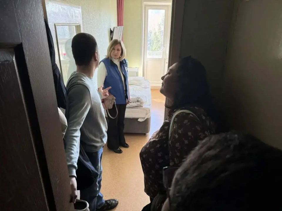 Татьяна Москалькова: Сотрудники моего аппарата совместно с Главой представительства УВКБ ООН в РФ и омбудсменом Татарстана посетили пункты временного размещения, где проживают граждане, прибывшие из Украины, ДНР, ЛНР, а... Татьяна Москалькова: Сотрудники моего аппарата совместно с Главой представительства УВКБ ООН в РФ и омбудсменом Татарстана посетили пункты временного размещения, где проживают граждане, прибывшие из Украины, ДНР, ЛНР, а...