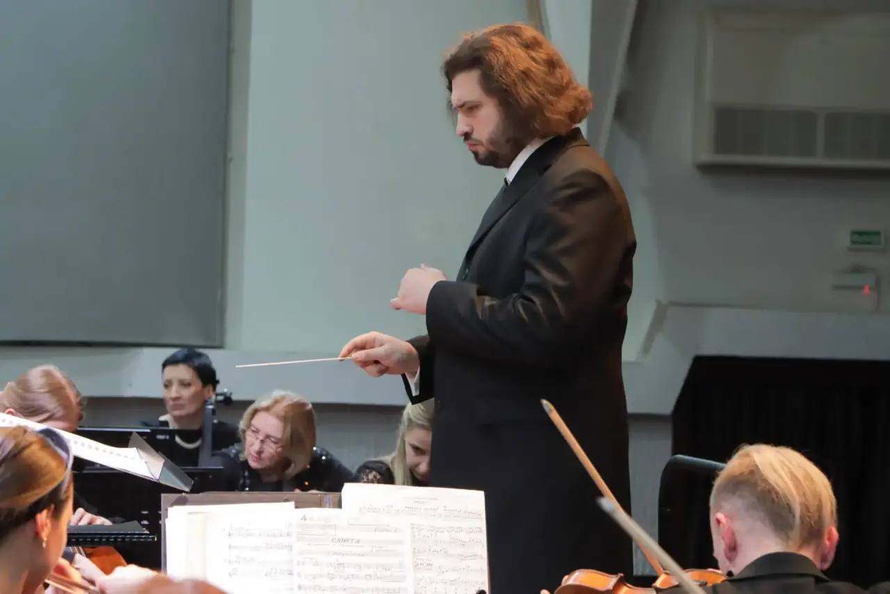 Праздничная увертюра и музыка из кинофильмов: В Донецке выступил Тульский филармонический симфонический оркестр Праздничная увертюра и музыка из кинофильмов: В Донецке выступил Тульский филармонический симфонический оркестр