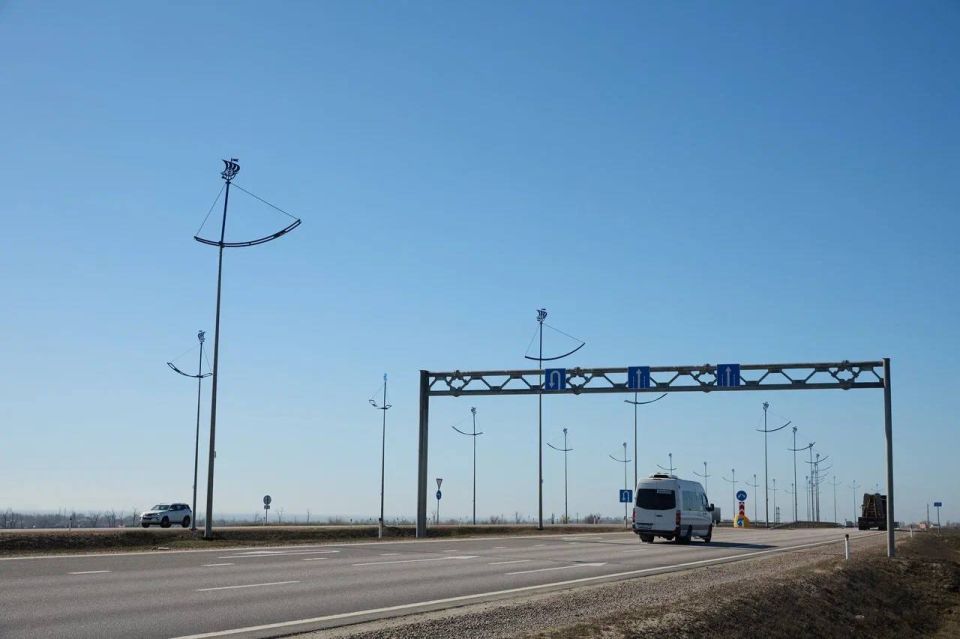 Марат Хуснуллин: Всего в рамках шестилетнего плана, распоряжение об обновлении которого подписал Председатель Правительства, входят более 330 дорожных объектов Марат Хуснуллин: Всего в рамках шестилетнего плана, распоряжение об обновлении которого подписал Председатель Правительства, входят более 330 дорожных объектов