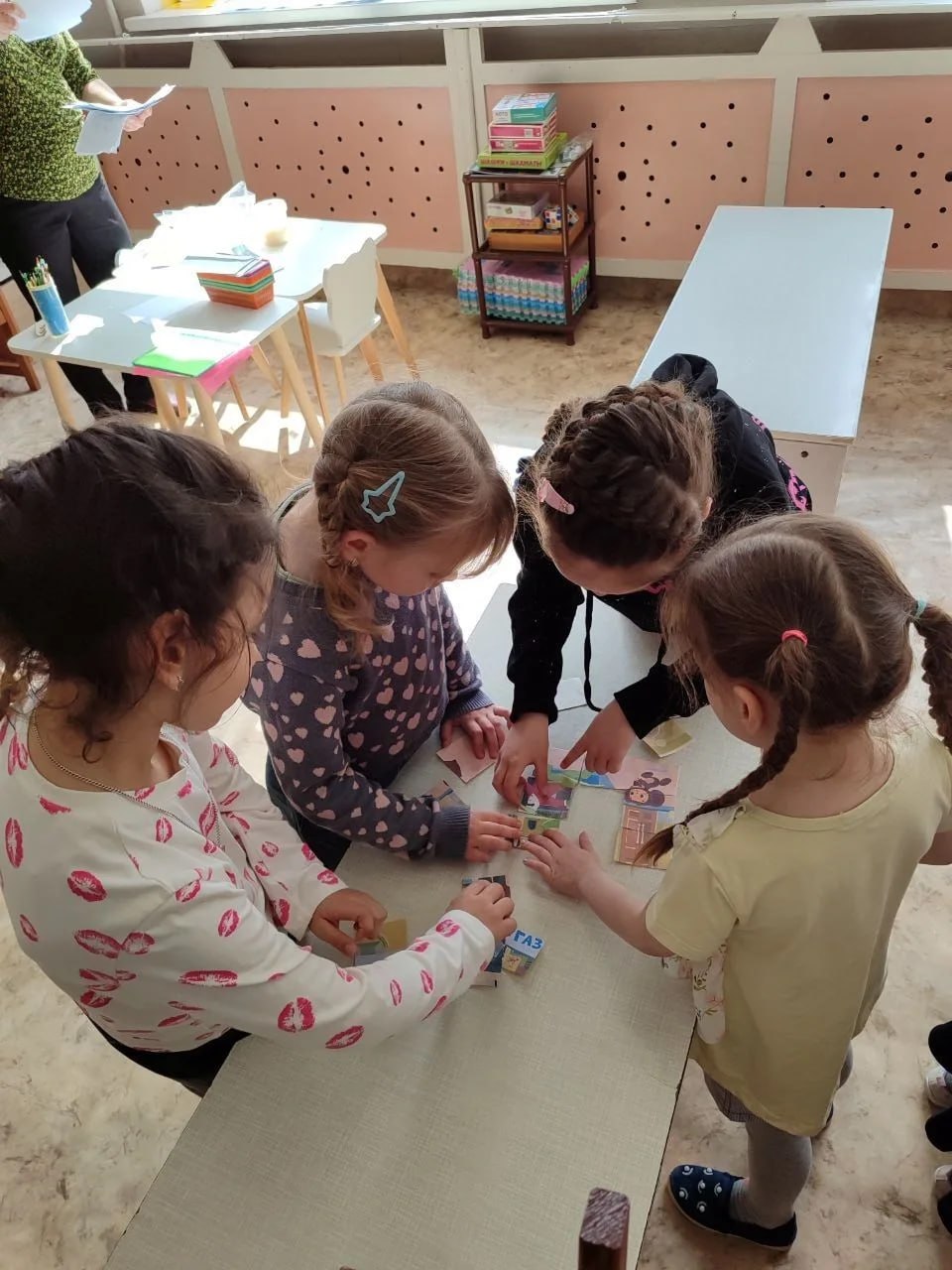 В рамках Недели детской книги сотрудники Зуевской библиотеки-филиала №5 провели для воспитанников ГКДОУ «Детский сад №13 г.о. Харцызск» литературную игру «О пользе вредных советов» (по произведениям Э. Успенского и Г. Остера) В рамках Недели детской книги сотрудники Зуевской библиотеки-филиала №5 провели для воспитанников ГКДОУ «Детский сад №13 г.о. Харцызск» литературную игру «О пользе вредных советов» (по произведениям Э. Успенского и Г. Остера)