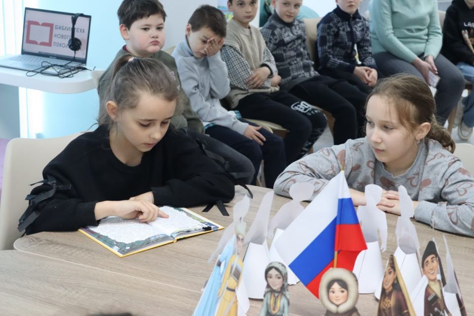 Книжная эстафета «Читаем друг другу, читаем по кругу» Книжная эстафета «Читаем друг другу, читаем по кругу»