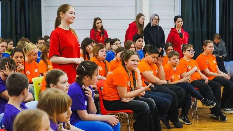 Мариупольские школьники встретились с титулованным спортсменом в Петербурге Мариупольские школьники встретились с титулованным спортсменом в Петербурге
