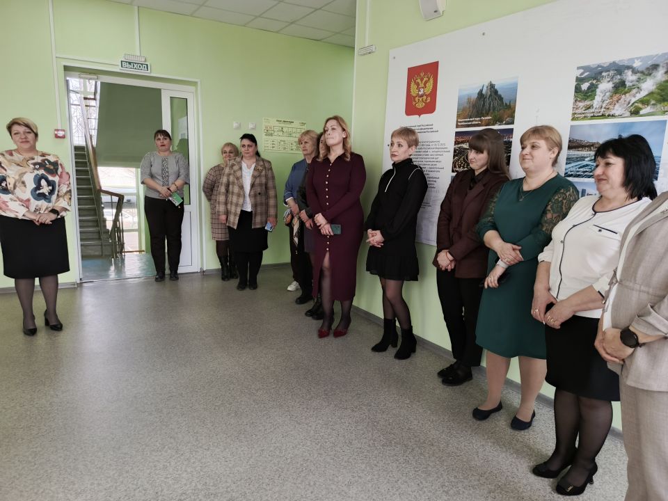 В Волновахской школе № 6 обсудили планы развития и подготовку к двухмесячнику благоустройства В Волновахской школе № 6 обсудили планы развития и подготовку к двухмесячнику благоустройства