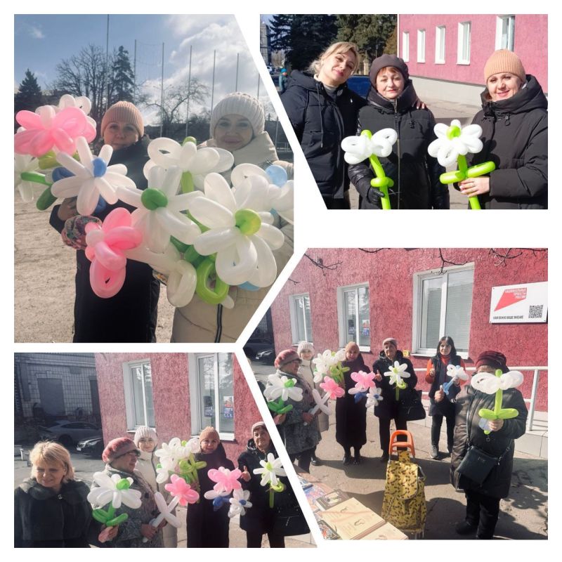 В Дебальцево на центральной площади расцвели необычные ромашки