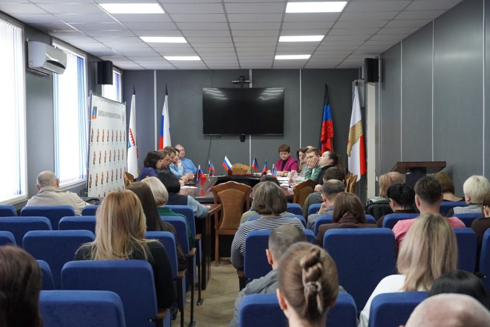Состоялось рабочее совещание в рамках партийного проекта Единой России «Донбасс — наш дом» Состоялось рабочее совещание в рамках партийного проекта Единой России «Донбасс — наш дом»