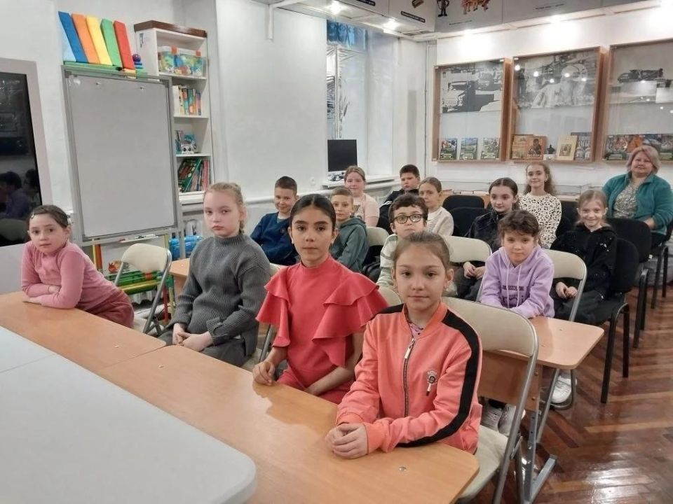 Школьники Старобешевской школы № 1 отметили юбилей композитора С. С. Прокофьва Школьники Старобешевской школы № 1 отметили юбилей композитора С. С. Прокофьва