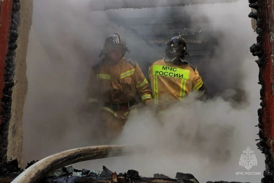 МЧСДНР_СВОД за сутки. Ликвидирован 21 пожар, из них ландшафтных – 3. На пожаре, причина которого устанавливается, погиб 1 человек