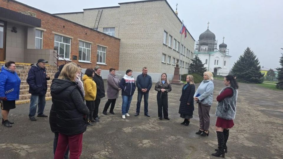 Состоялась рабочая поездка управляющего делами администрации Натальи Паршиной и депутата Светланы Долинской в село Урзуф Состоялась рабочая поездка управляющего делами администрации Натальи Паршиной и депутата Светланы Долинской в село Урзуф