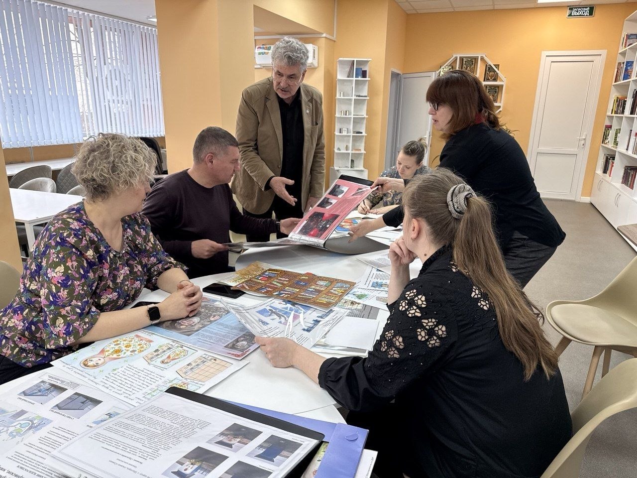 Александр Шатов: Прием работ для участия в конкурсе «Роспись – объект – сюжет. Шахтерск» завершен Александр Шатов: Прием работ для участия в конкурсе «Роспись – объект – сюжет. Шахтерск» завершен