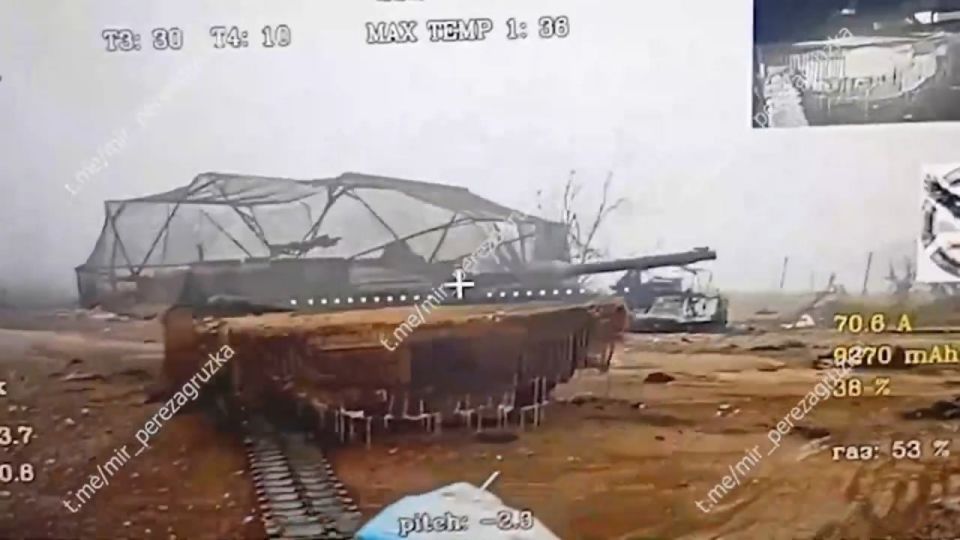 Уничтожение колонны ВСУ из танка M1A1 Abrams, двух БМП-2 и БТР M1117, пытавшейся зайти в село Гришино под Покровском Уничтожение колонны ВСУ из танка M1A1 Abrams, двух БМП-2 и БТР M1117, пытавшейся зайти в село Гришино под Покровском