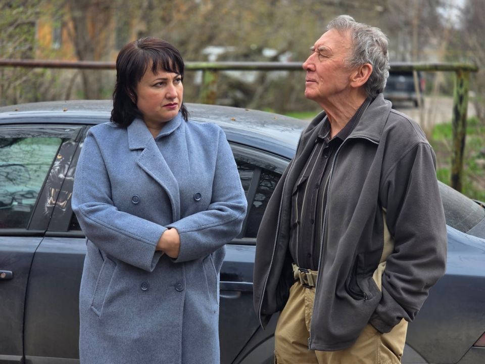 Иван Адамец: Управляющий делами администрации городского округа Донецк Юлия Сницарь провела встречу с жителями дома № 109 по улице Бакинских Комиссаров в Куйбышевском районе