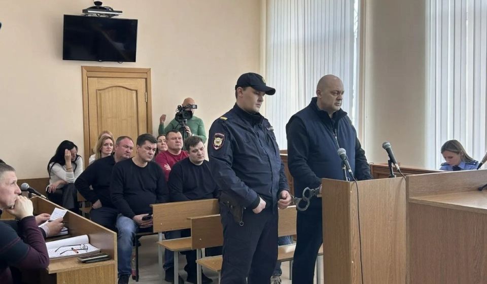 Александр Юнашев: Решил подводить не только новостные итоги дня в традиционных дайджестах, но и рассказывать о самых ярких событиях и высказываниях месяца Александр Юнашев: Решил подводить не только новостные итоги дня в традиционных дайджестах, но и рассказывать о самых ярких событиях и высказываниях месяца